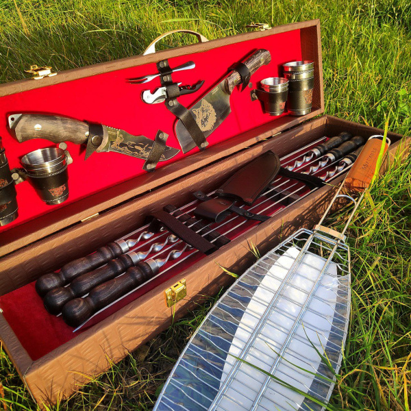 Набор для шашлыка и гриля в чемодане Царский №3 Кизляр России, 21 предмет с барбекю для рыбы